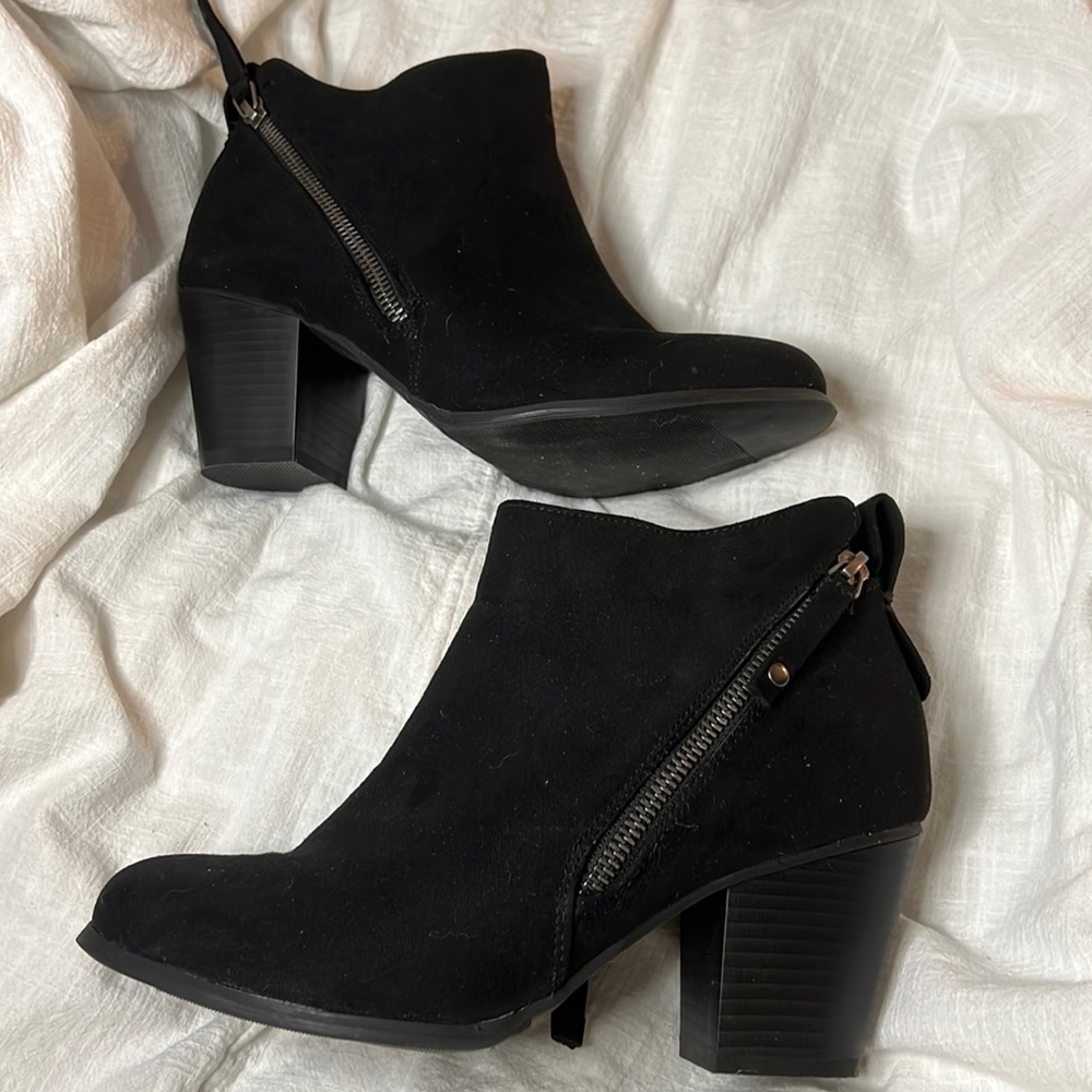 *LAST CHANCE! Donating 4/7* Torrid Booties